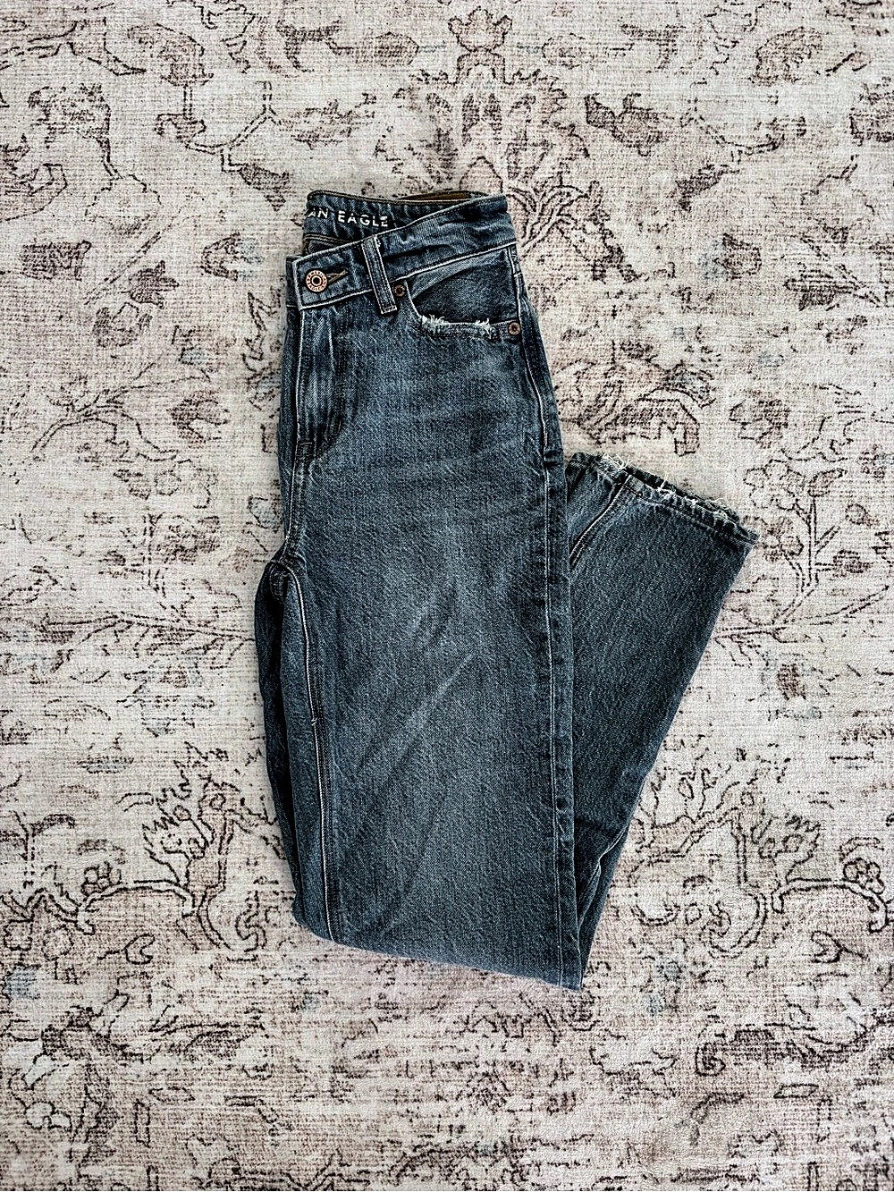 American Eagle Mom Jean Straight Leg Jeans Waist Size 000